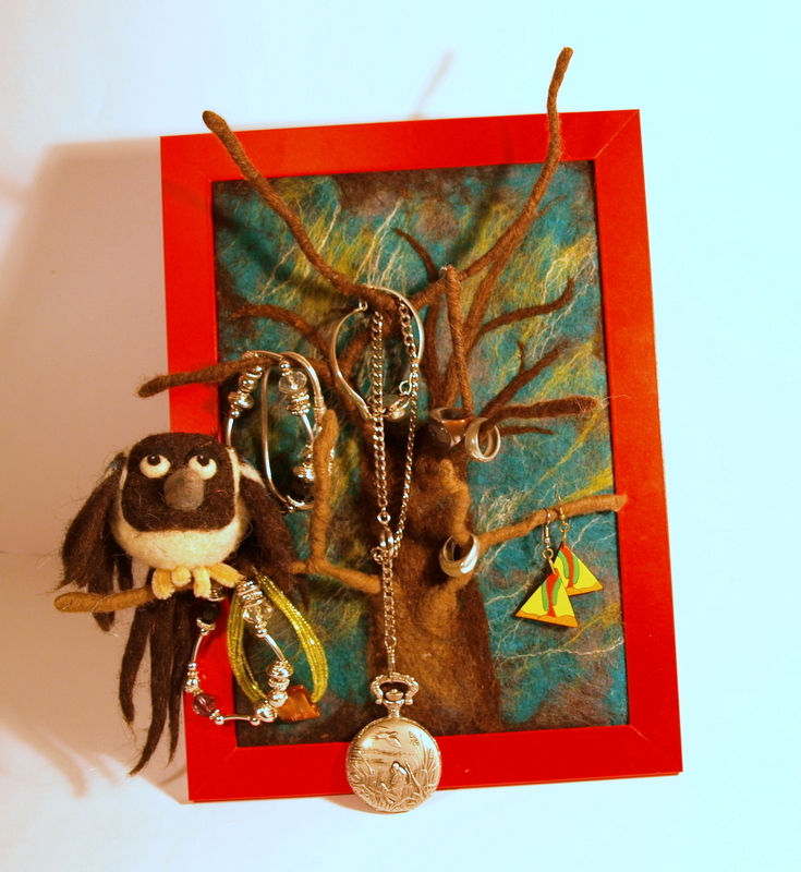 Thumbnail: Framed needle felted magpie