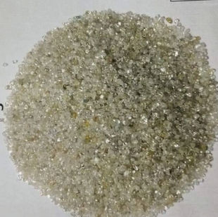 Un mucchio di diamanti, brillanti e scintillanti.