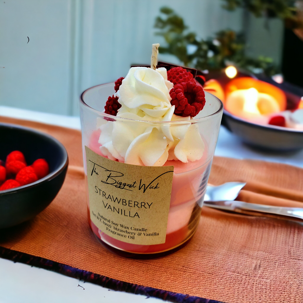 Miniatura: Sweet Temptation: 9oz Strawberry Rhubarb Decorative Candle