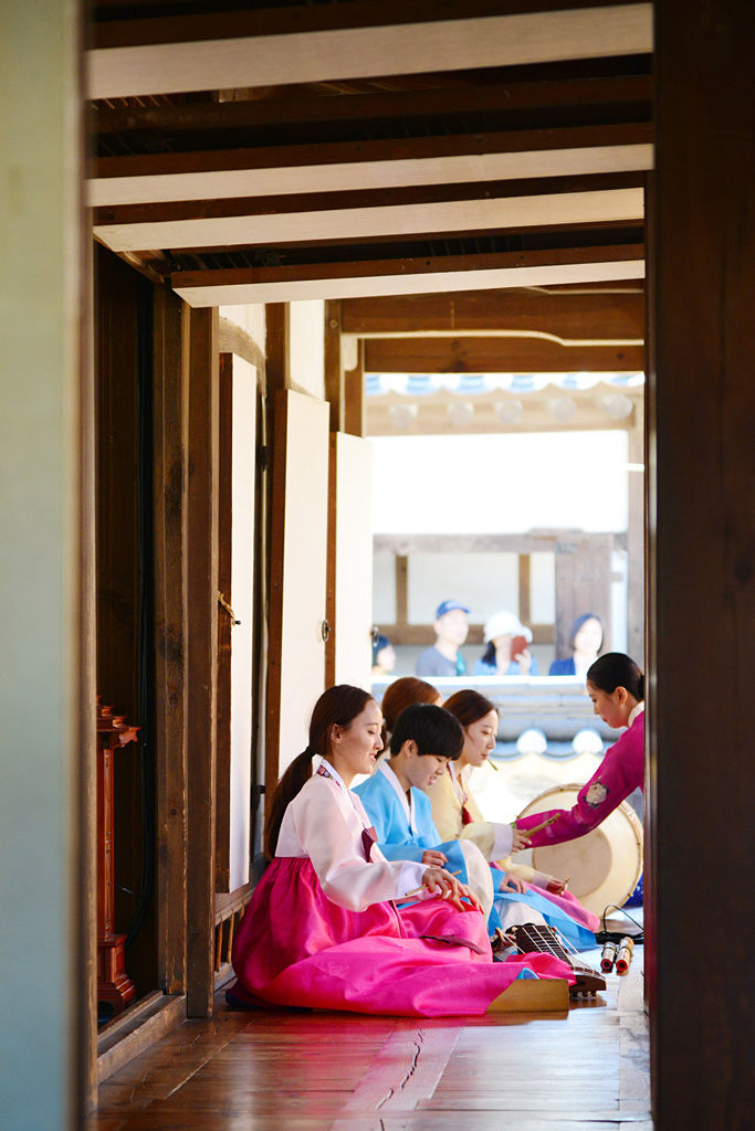 Namsangol Hanok Village