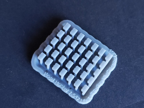 1/547 Life Raft Racks, US Navy (early Cold War) | Model Monkey