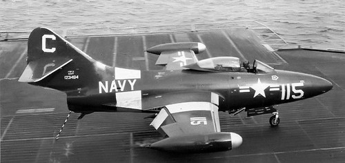美品 Grumman F9F-2 Panther アメリカ 戦闘機 1/48模型 Amazon.com: Trumpeter 1/48 F9F2 Panther US Navy Fighter