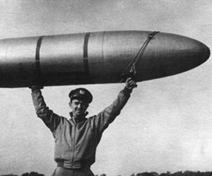 1/144 Drop Tanks, 108-gallon, for World War Two-era Fighter