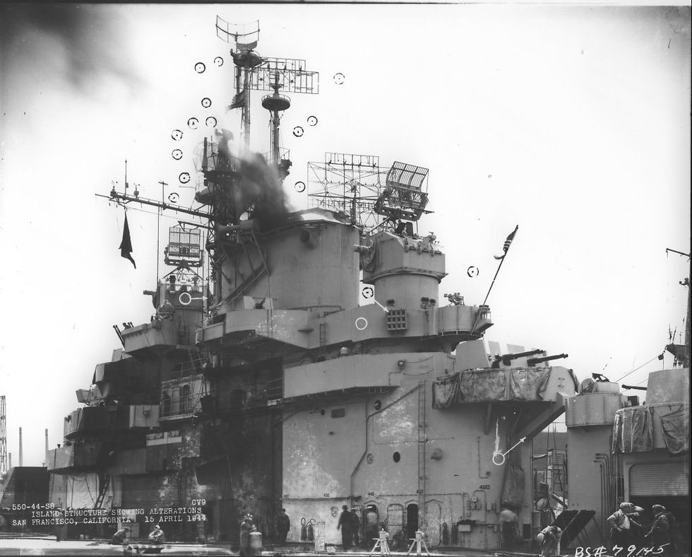 Thumbnail: 1/700 USS Essex CV-9 Island, May 1944-1945