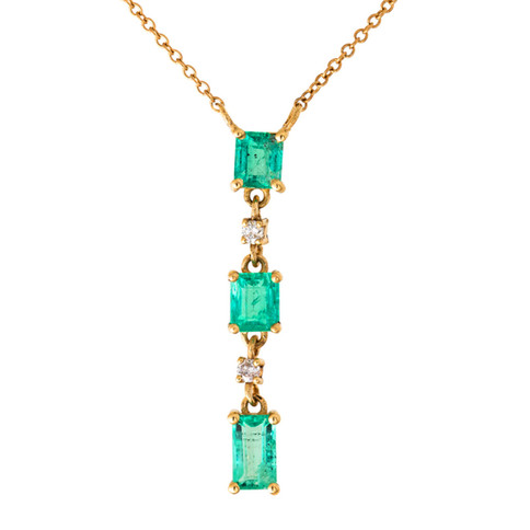 Discover the elegance of an Emerald Necklace from Emerald Whisper. This 1.50 ct masterpiece, IGI certified, offers timeless s