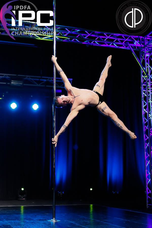 Pole fitness hombres
