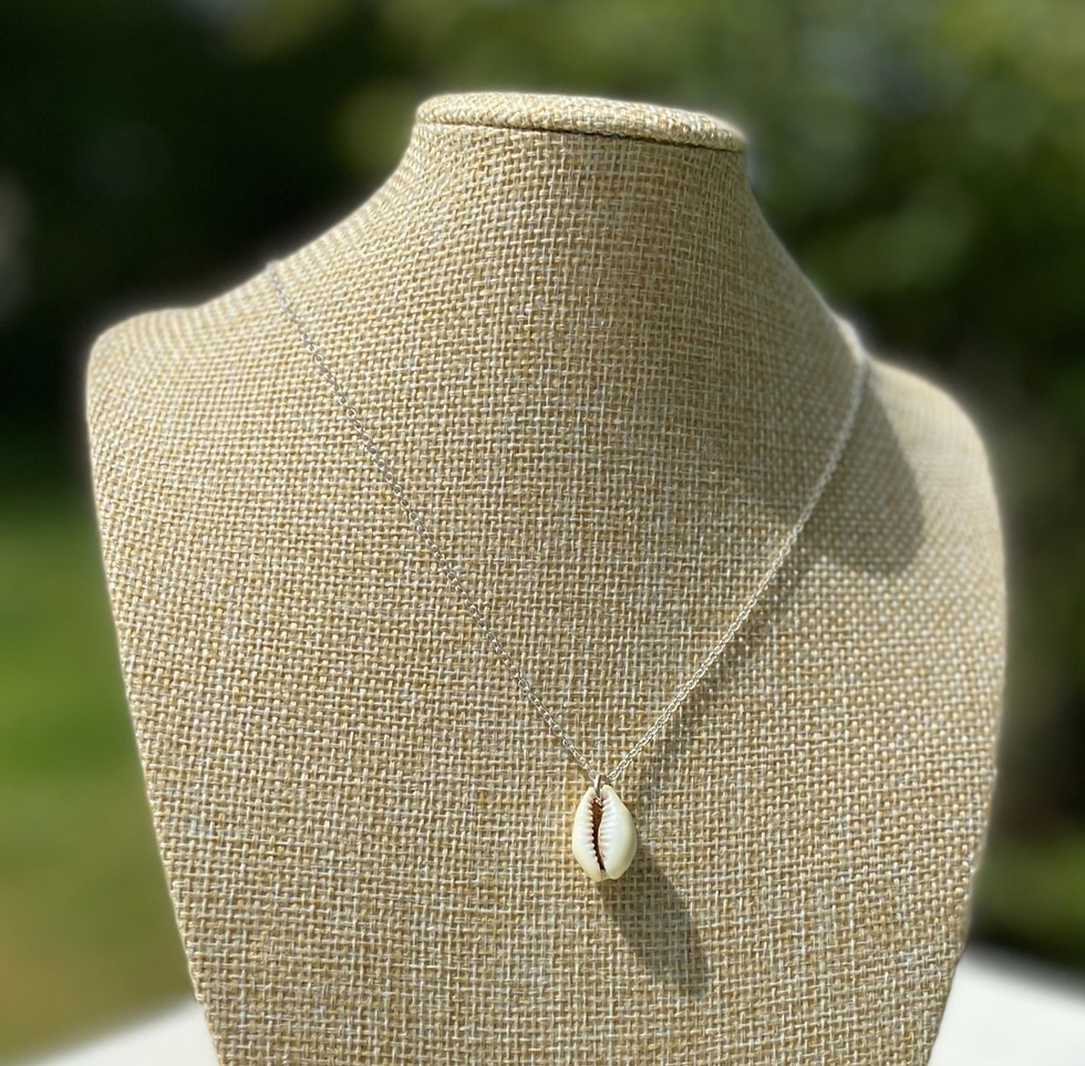 Thumbnail: Minimalist Silver-White Trace Chain Necklace with Macarame Charm