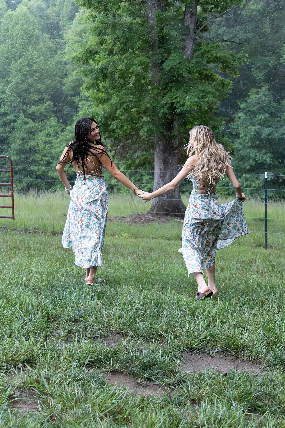 Thumbnail: Floral Printed Spaghetti Strap Backless Slit Maxi Dress