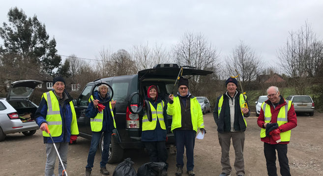7 litter picking team members