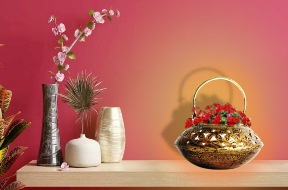 Thumbnail: Flat Handi Netted without Neck Metal Candle Holder Tealight Stand attractive light for the festive season