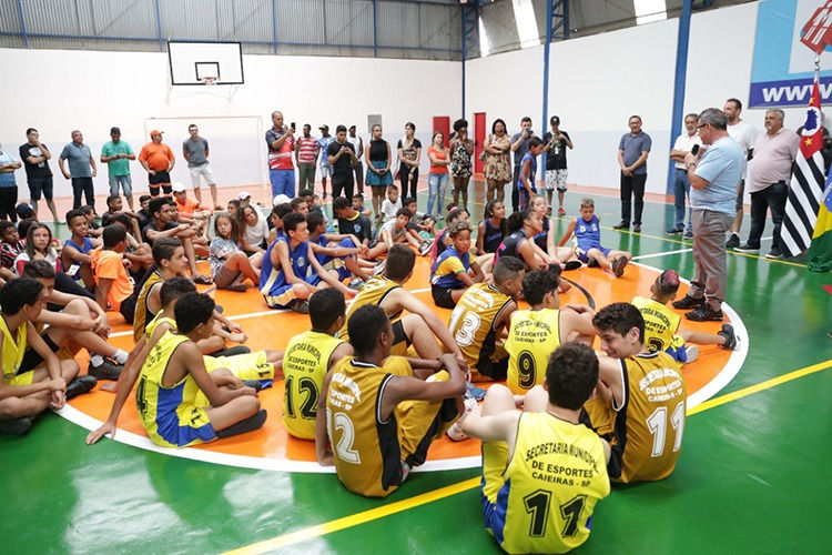 Prefeito Gersinho Romero entrega mais um ginásio de esportes reformado
