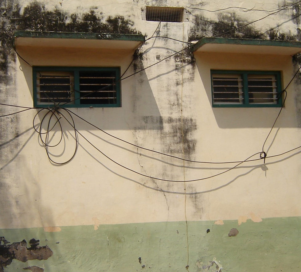 Wall below sunshade in good condition