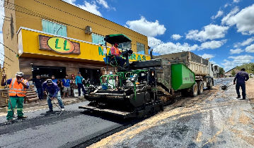O asfalto chegou no bairro Nova Eunápolis e prefeitura não PARA de asfaltar a cidade