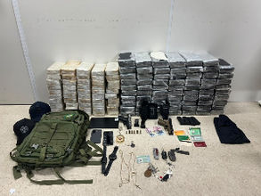 Bahia| Policial Militar e estudante de Direito foram presos com 119 quilos de drogas e são investigados por ligação com facção criminosa