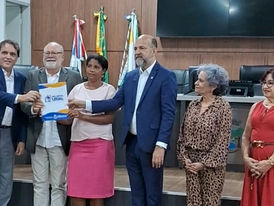 Eunápolis| Prefeitura realiza ato de entrega de títulos da REURB-social para famílias de baixa renda