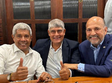 Agnelo Santos esteve com o governador em Eunápolis