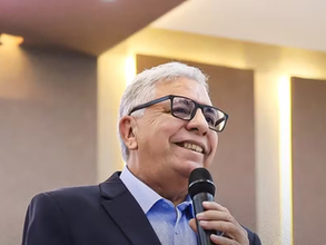 Prefeito enfarta e morre em evento da educação
