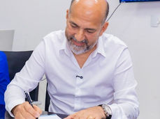 Eunapolis| Servidores do quadro geral recebem 8% de reajuste