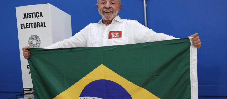 Lula é reeleito presidente do Brasil e conquista quarto mandato