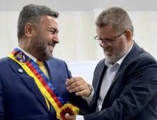 Prefeito de Itapebi precisa calçar as sandálias da humildade