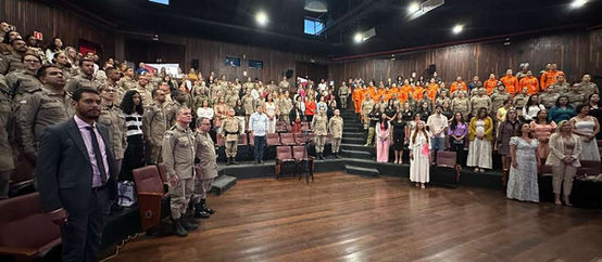 Deputada Cláudia Oliveira participa de seminário sobre enfrentamento à violência contra a mulher em Porto Seguro