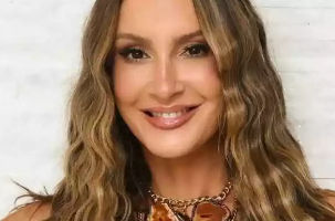 A lacração em cima de Cláudia Leite