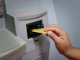 Alerta para beneficiários do Bolsa Família com as novas regras dos saques bancários