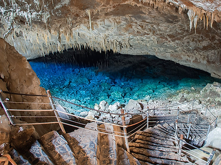 bw_gruta_do_lago_azul_escadaria_bonito_ms.png
