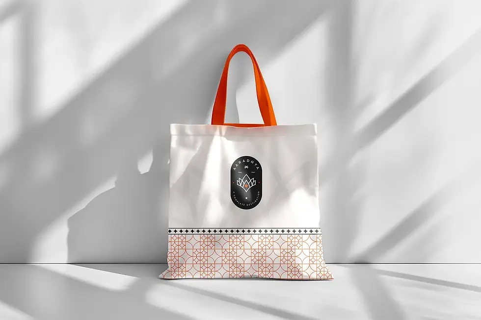 01 Free Tote Bag Mockup12.webp