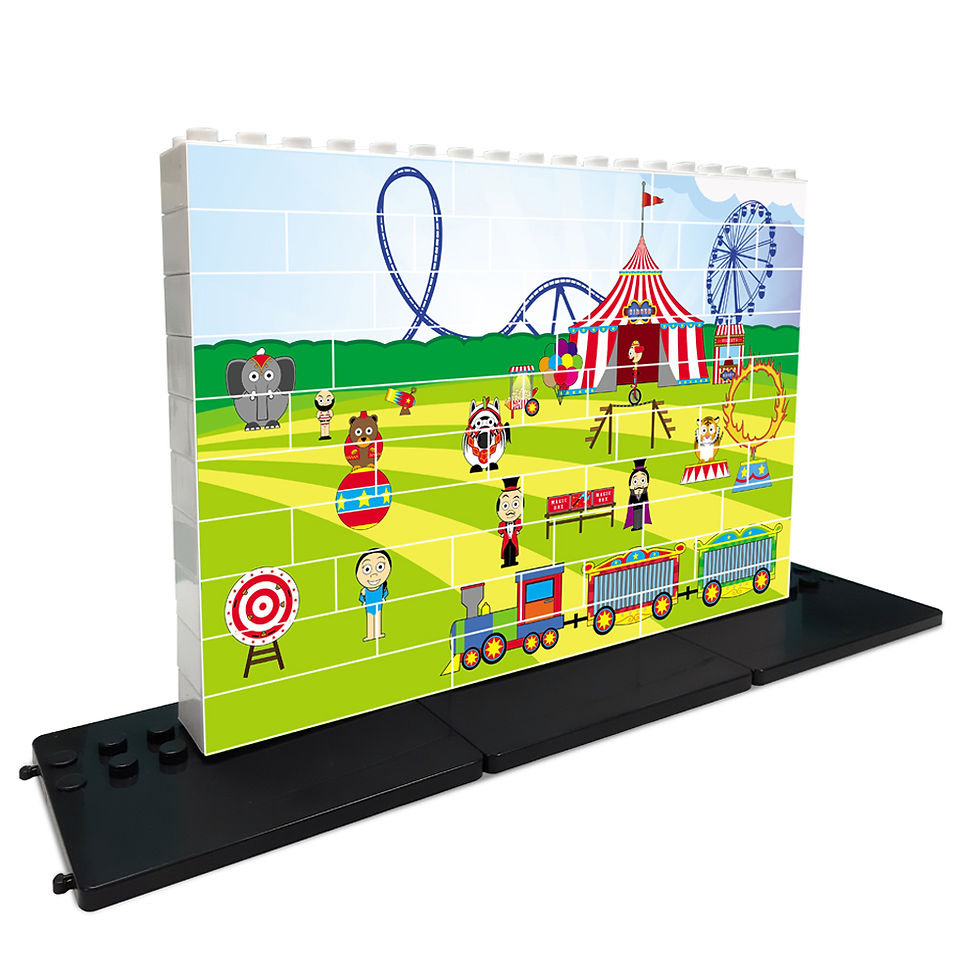 Alt="puzle-de-feria-donde-se-ve-un-tren-al-frente-y-al-fondo-un-circo-y detrás-la-montaña-rusa"