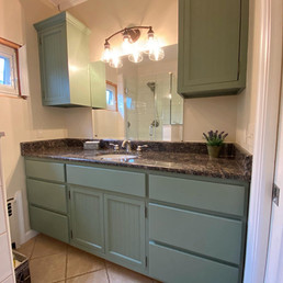 Bathroom Vanity Makeover