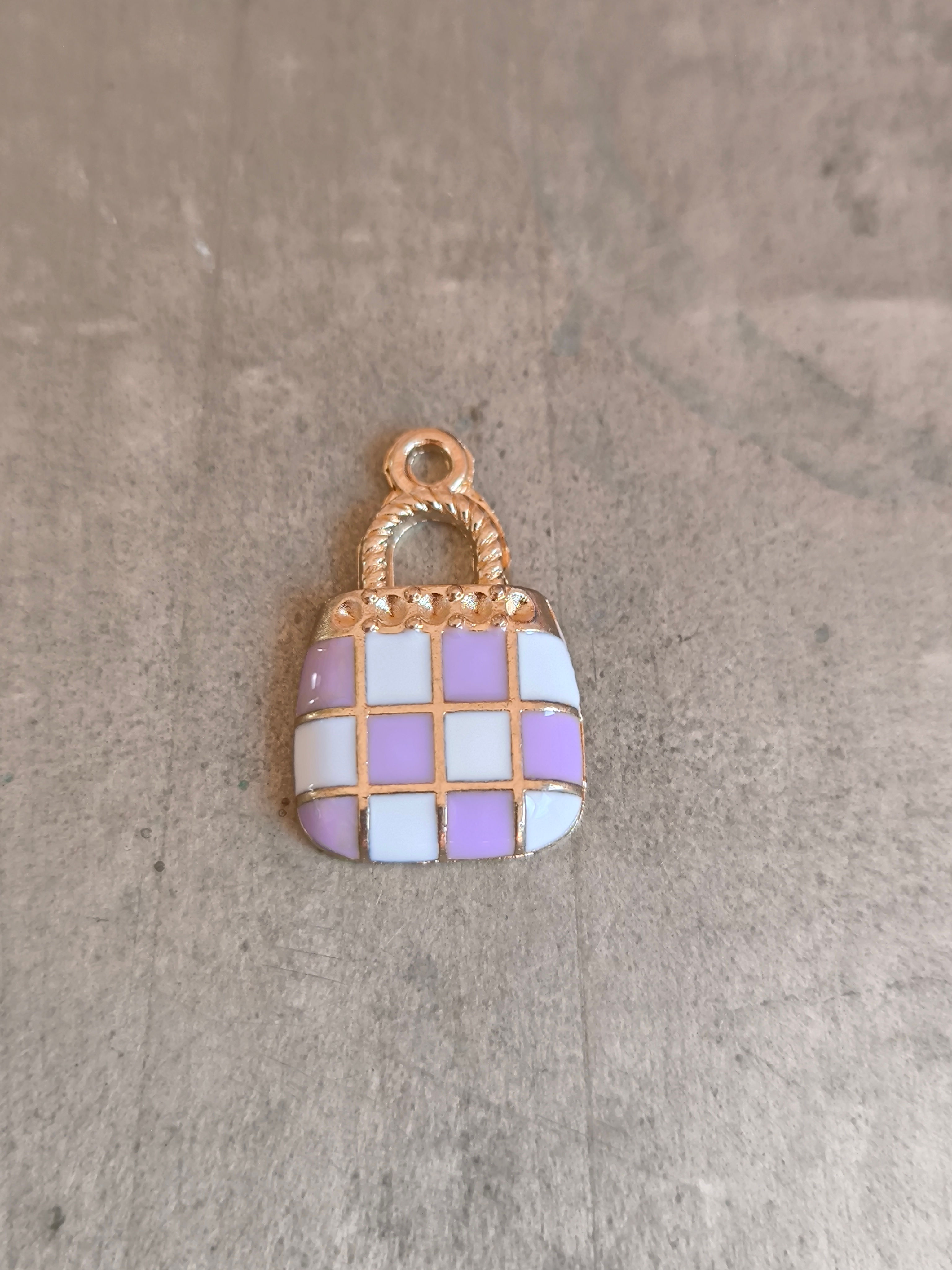 Charm: Handbag with purple-white check. Size: 2.1 cm [I11]