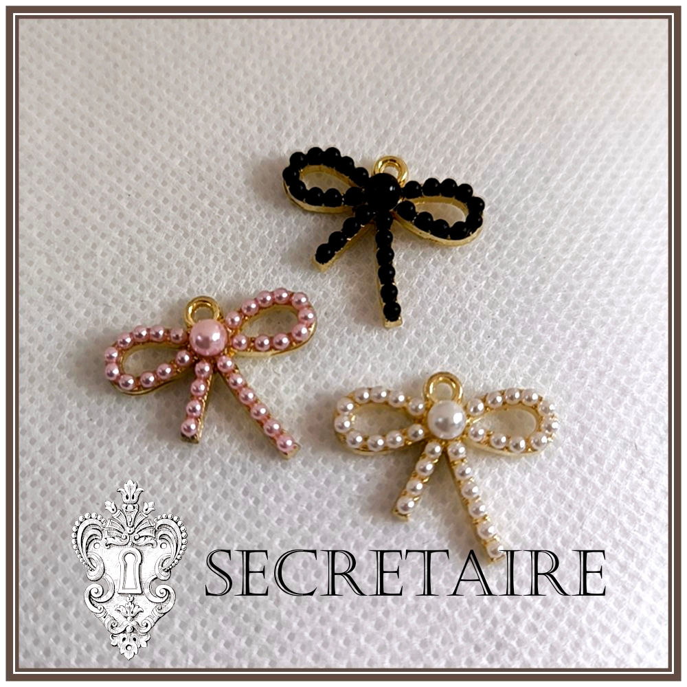 Bow charm, faux pearl - pink [H08A]