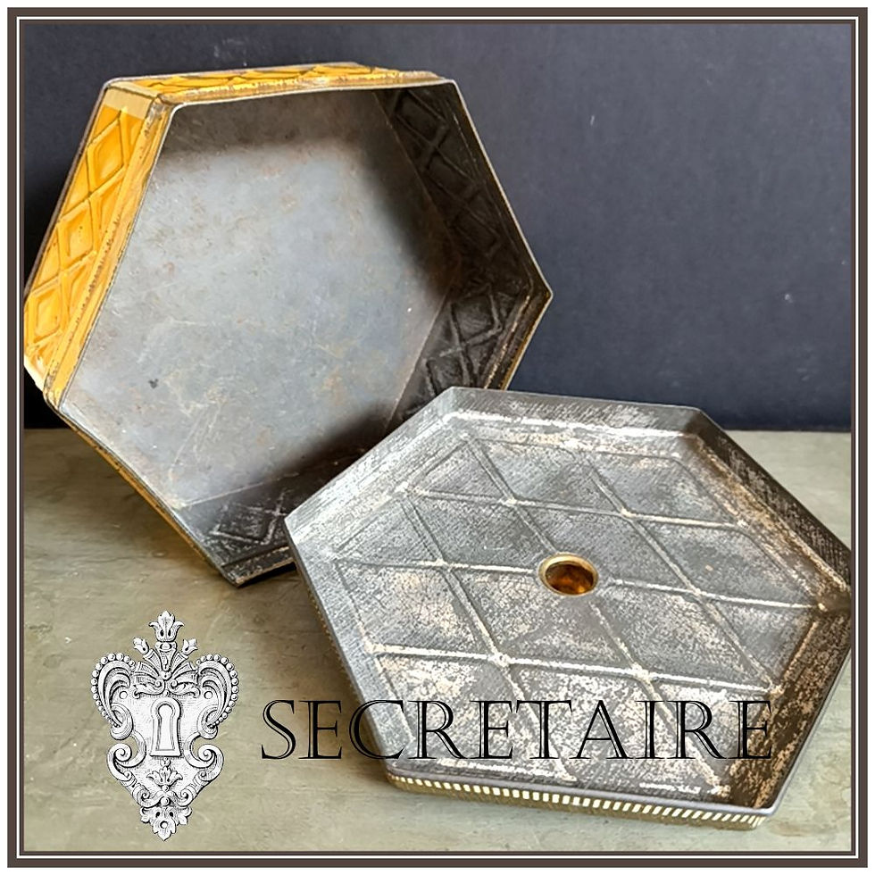 Thumbnail: Yellow hexagonal tin