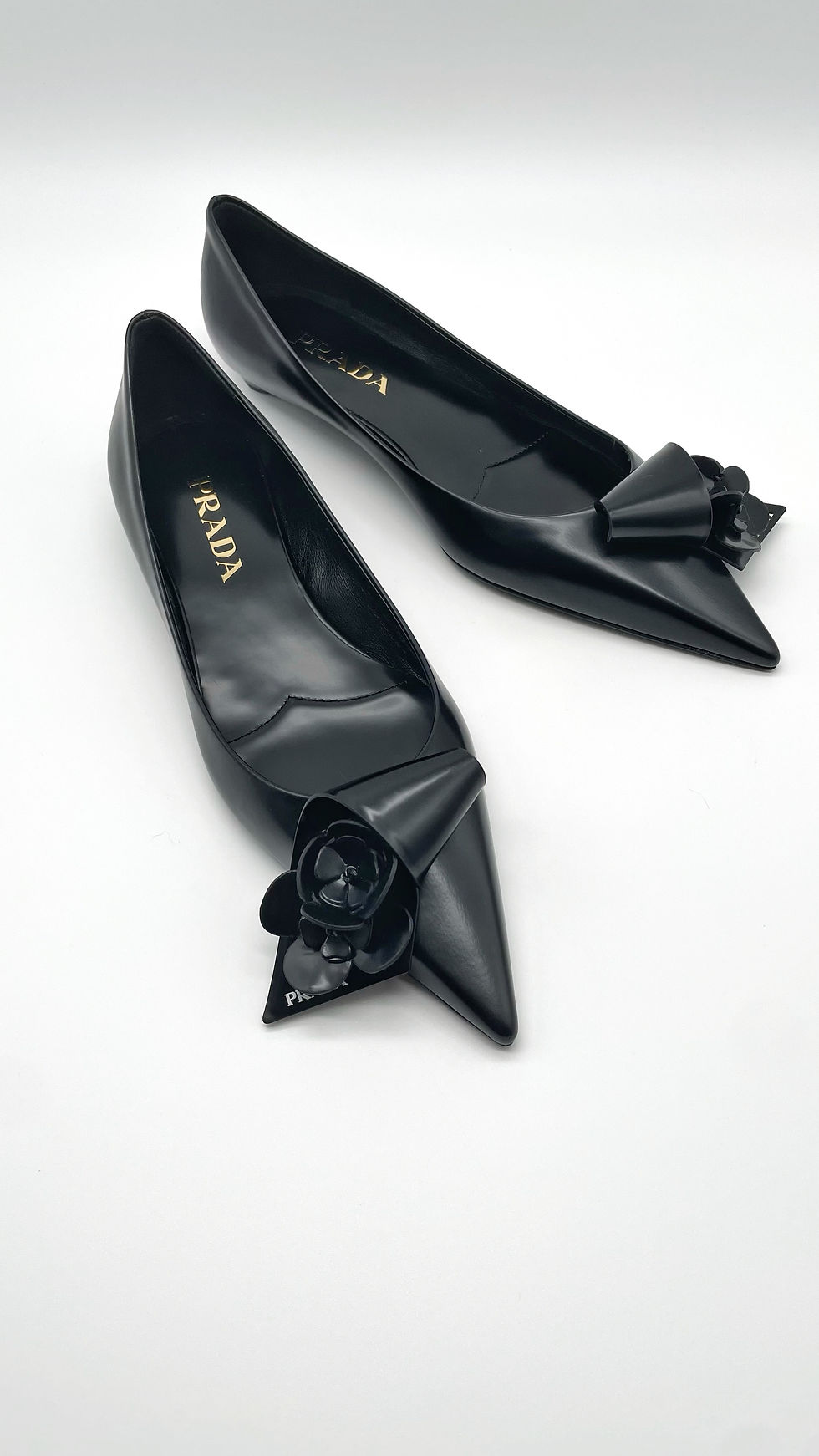 Thumbnail: Prada bloem zwart ballerina