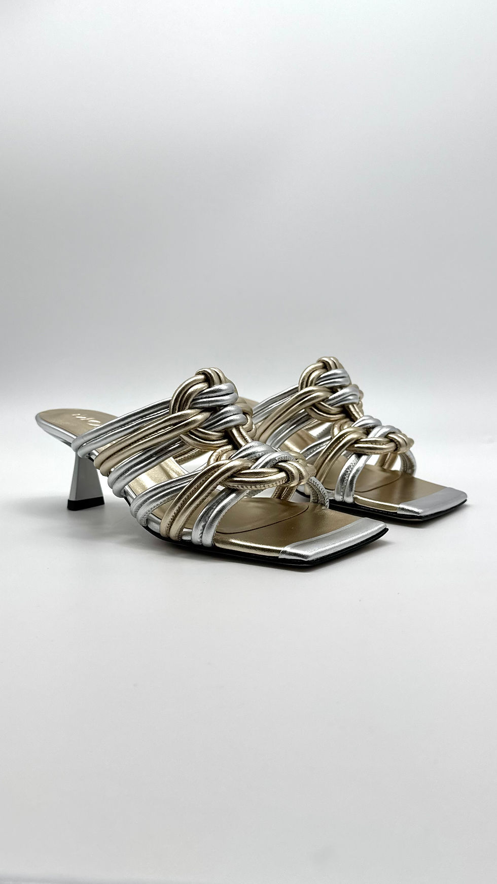 Thumbnail: Morobé ANICE slipper