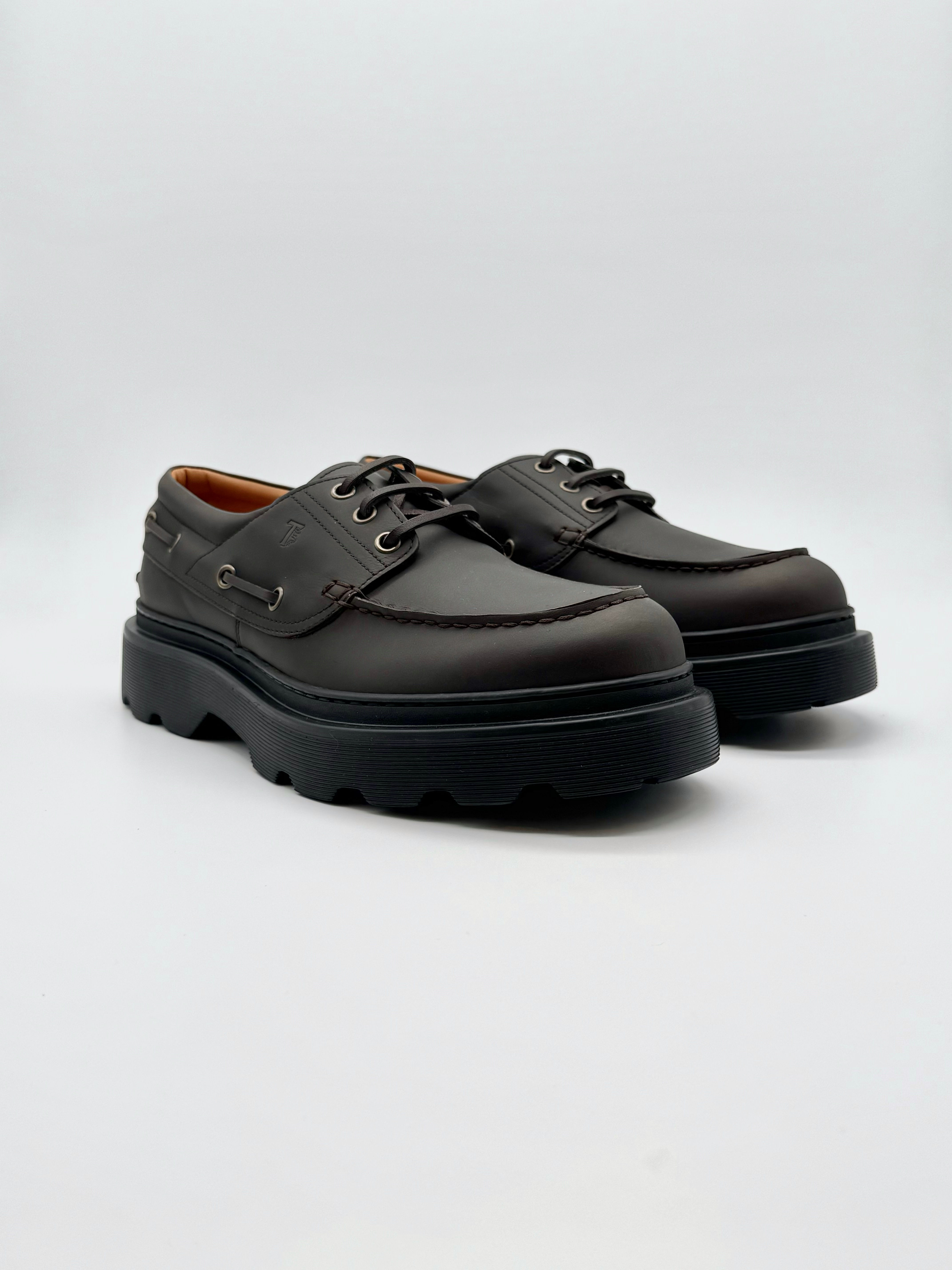 Tod's bruin dockside