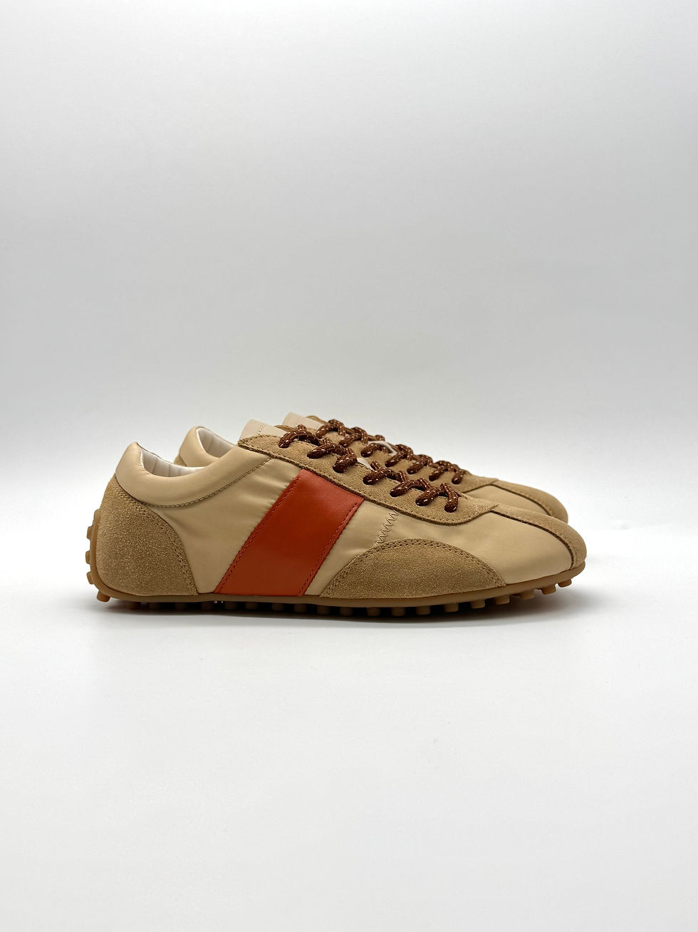 Thumbnail: Tod's camel sneaker