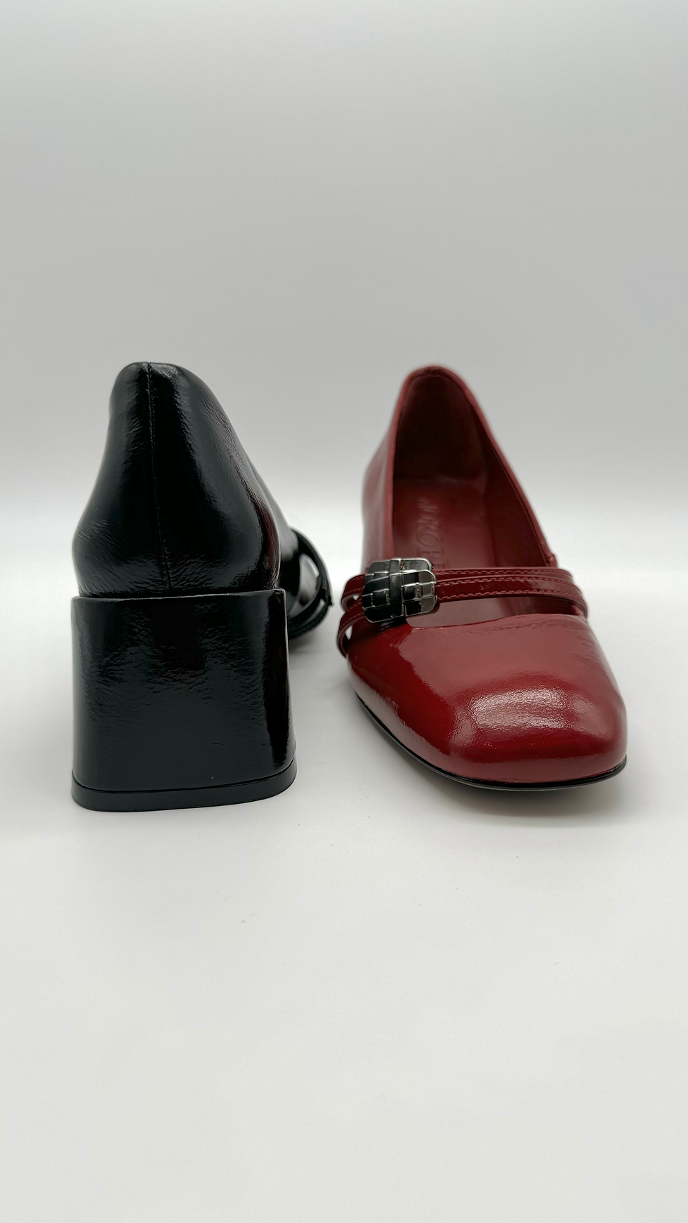 Thumbnail: Morobé FAE berry mocassin