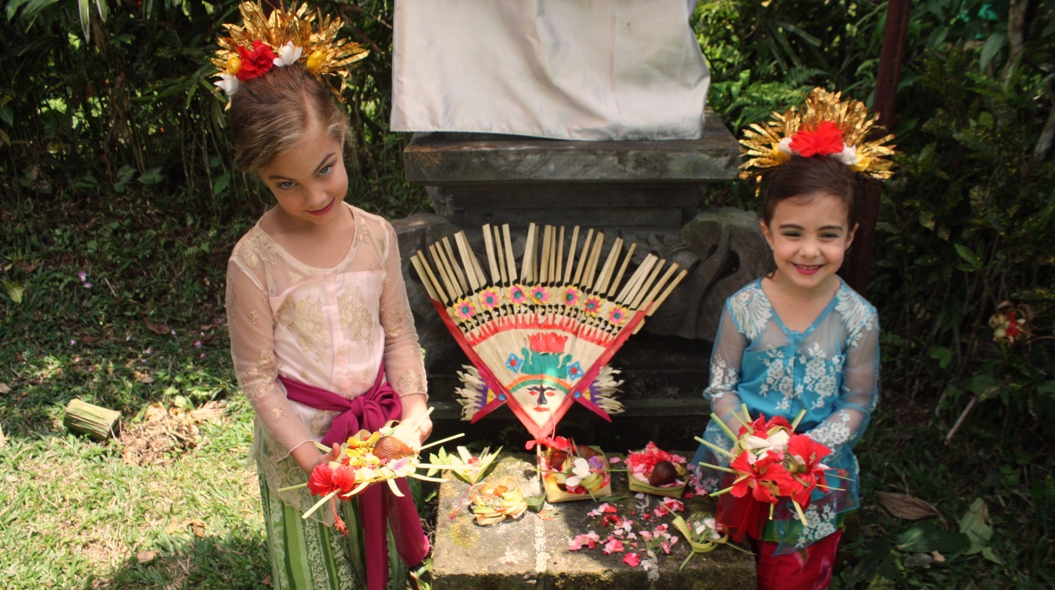 Balinese Dress Up! (we love kids)