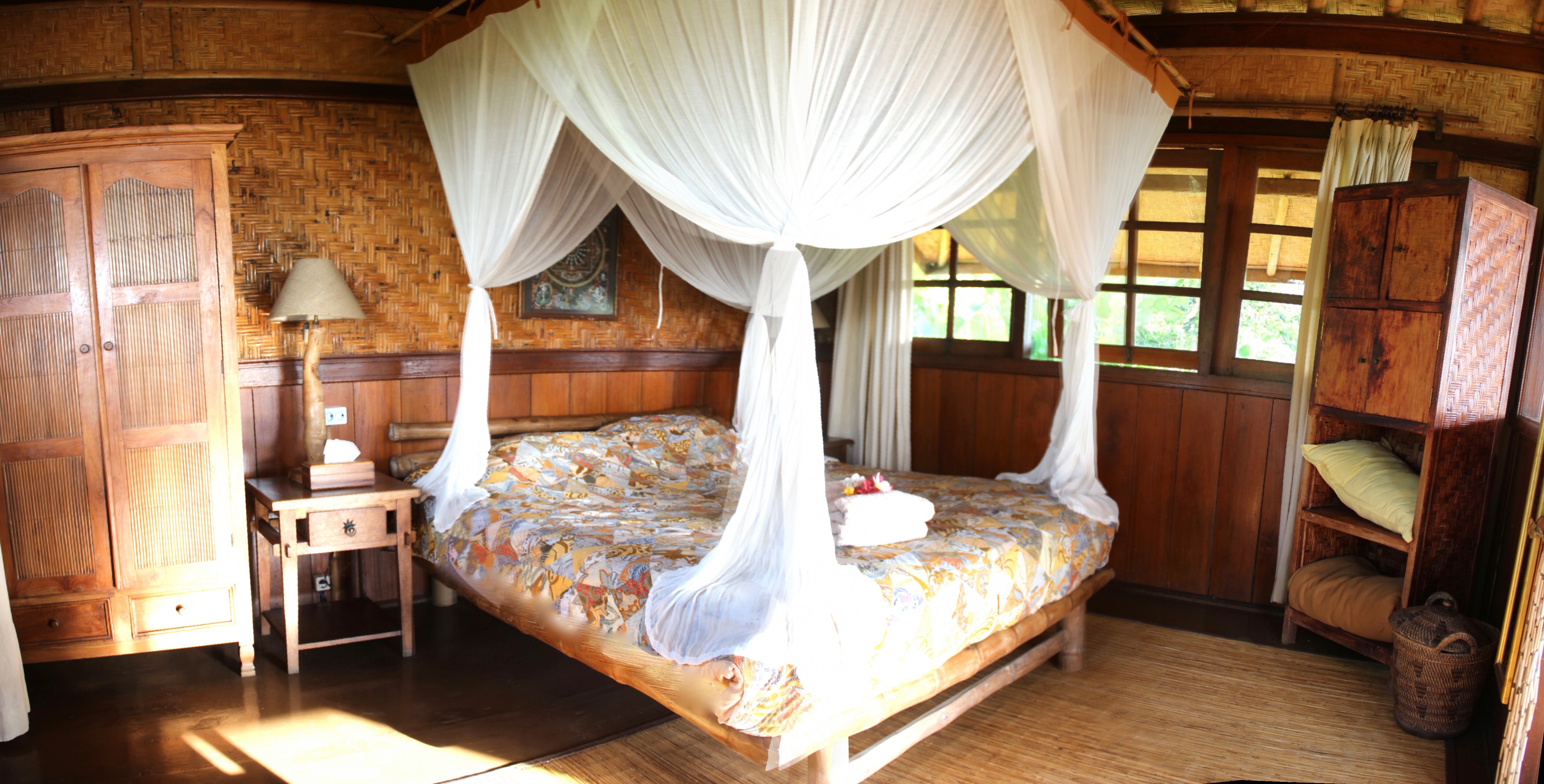 Tree House Bungalow Sarinbuana Eco Lodge