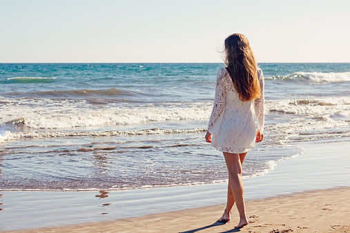 summerstock-young-woman-1745173.jpg