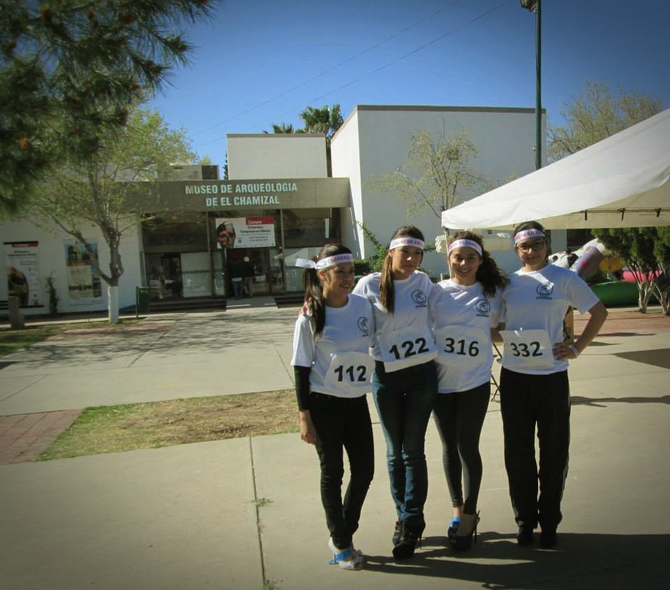 CARRERA EN TACONES