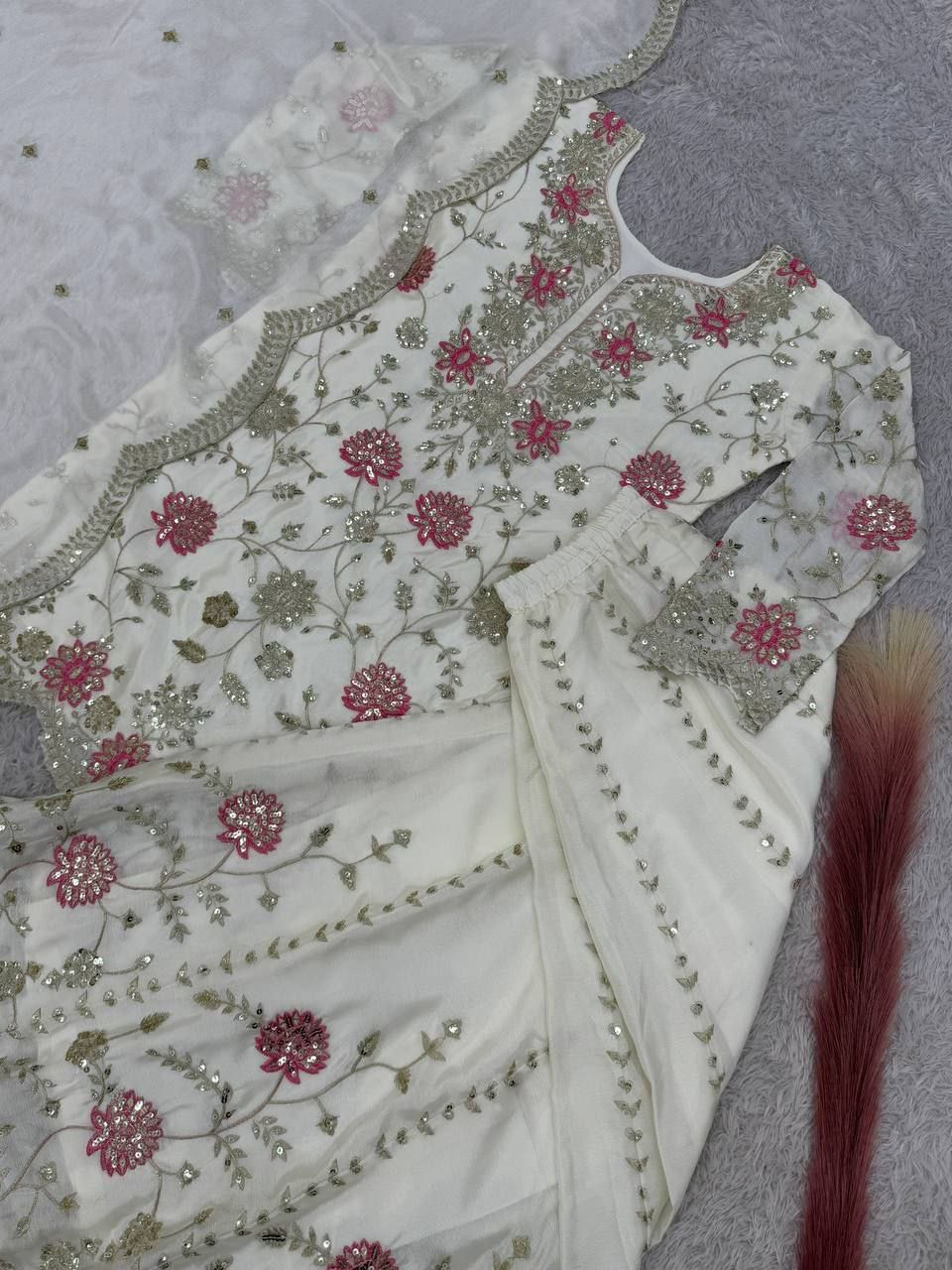 थंबनेल: Gorgeous partywear white suit / dress