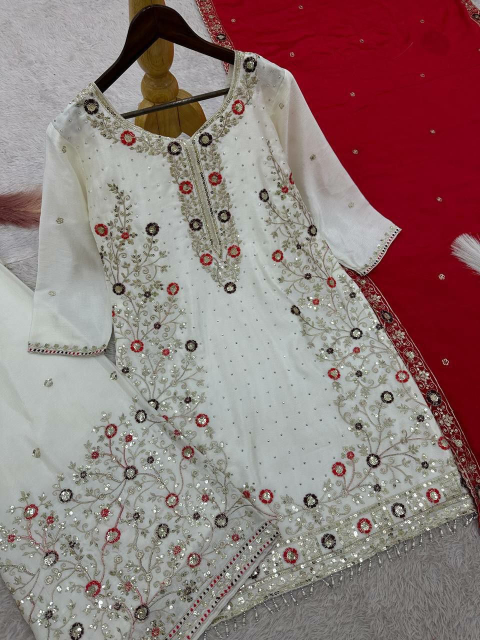 Miniatura: Beautiful partywear suit