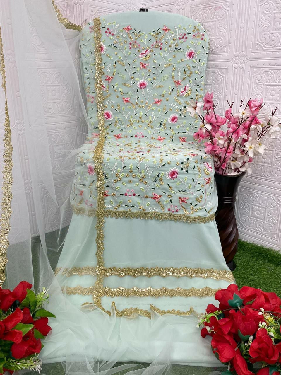 थंबनेल: Beautiful shrara suits in plus sizes