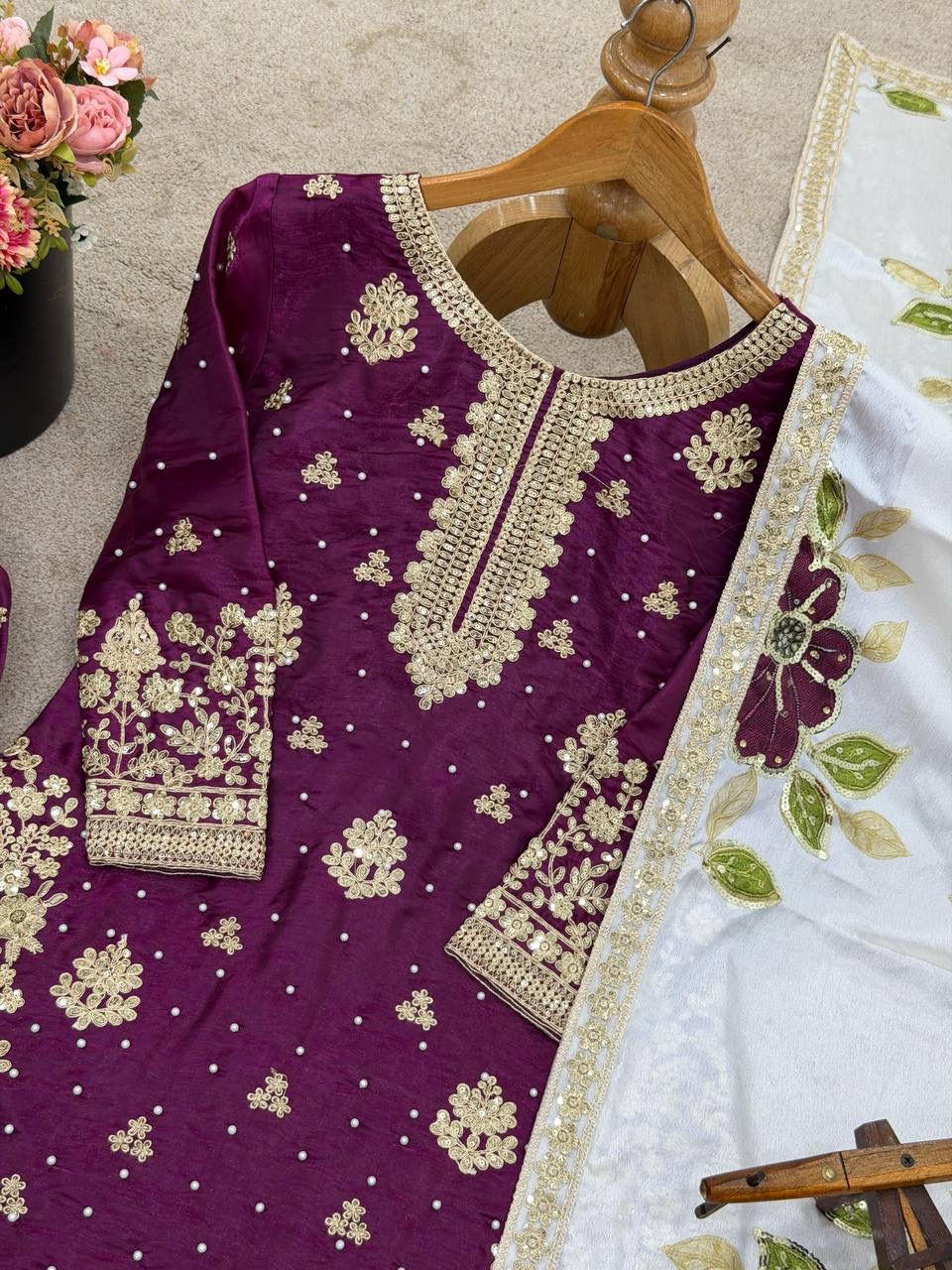 Miniature : Gorgeous partywear silk suits