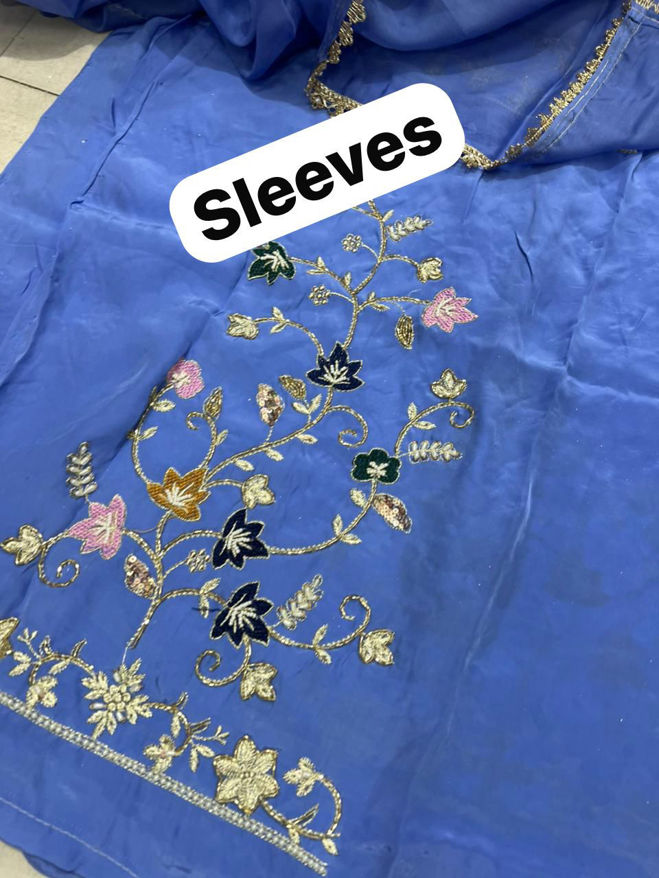 थंबनेल: Beautiful handwork suit in blue shade