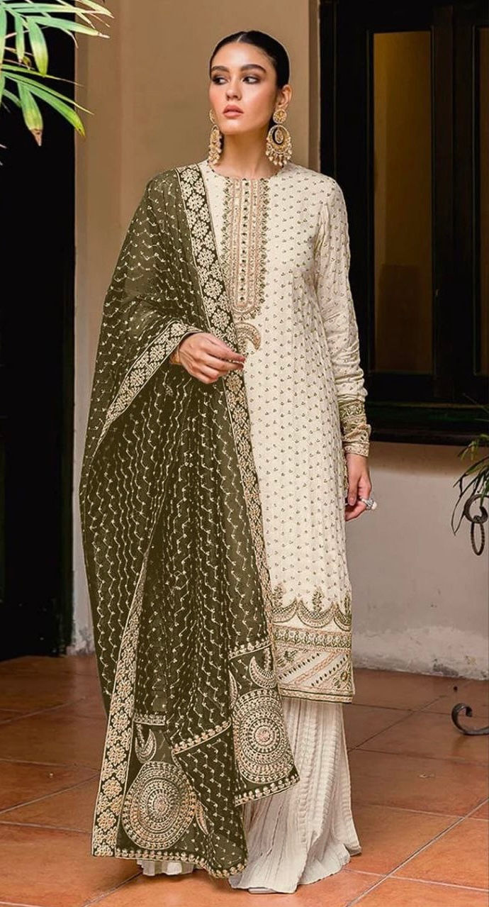 Thumbnail: Partywear Pakistani suit