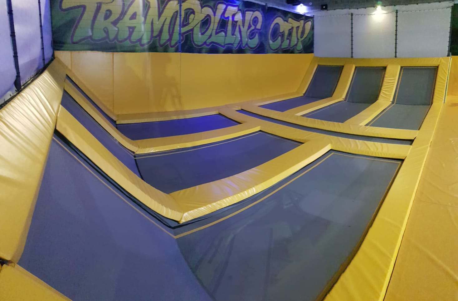 Jump City Trampoline Parc 95 Trampoline City - Parc à trampolines